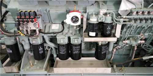 測量三菱S6R柴油發動機凸輪軸的凸輪升程