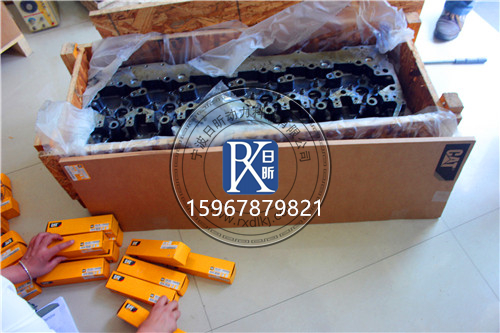 卡特C13發動機缸蓋總成：工程機械的關鍵心臟