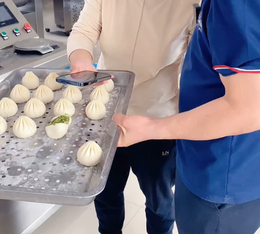 三好仿手工包子機怎么制作素餡包子