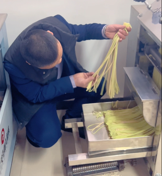 三好小型面條機做果蔬面